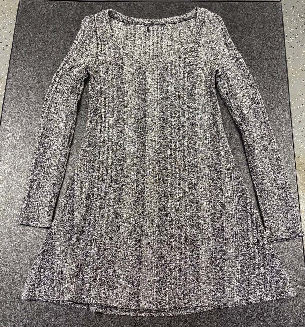 Women’s long sleeve Grey top